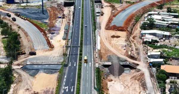 Quy định mới về bảo hiểm bắt buộc công trình xây dựng theo Nghị định 220/2026/NĐ-CP: đối tượng áp dụng, số tiền bảo hiểm tối thiểu, mức phí, trách nhiệm chủ đầu tư. Cập nhật từ PTI.